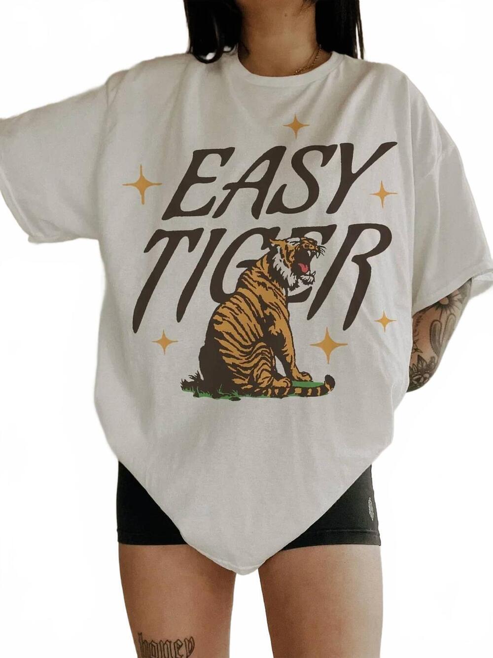 NEW COMFORT COLORS easy tiger t-shirt in white